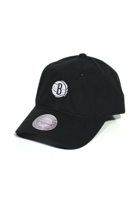 Bone Aba Curva Mitchell and Ness Brooklyn Nets Chukker Strapback Preto