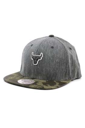 Bone MITCHELL AND NESS Chicaco Bulls Flexfit 110 Snapback Cinza/Camo