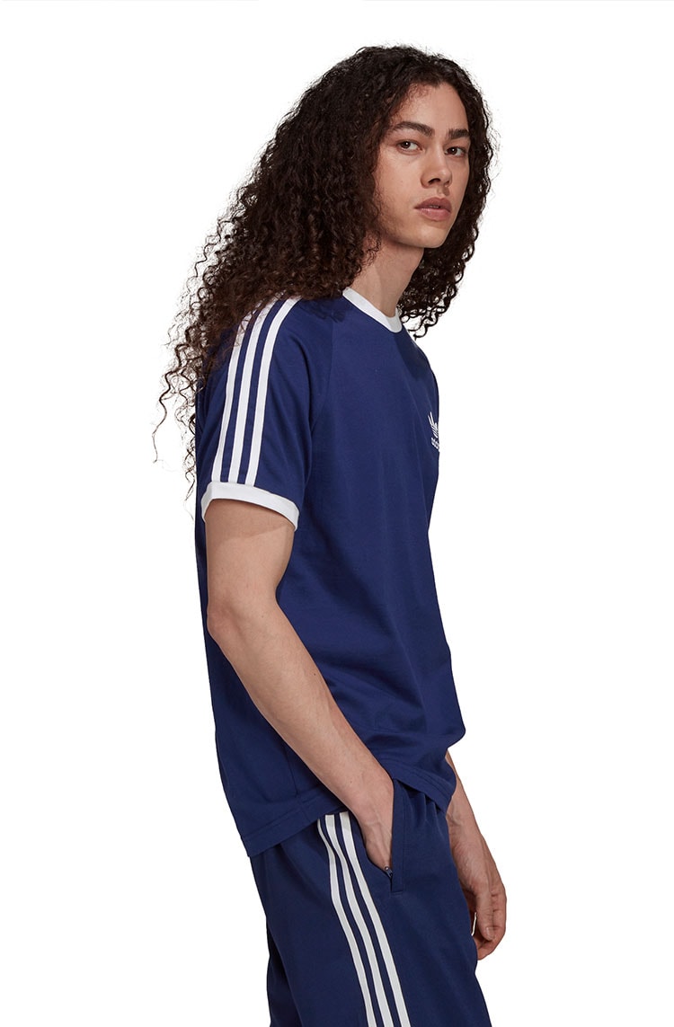 camiseta adidas tres bandas