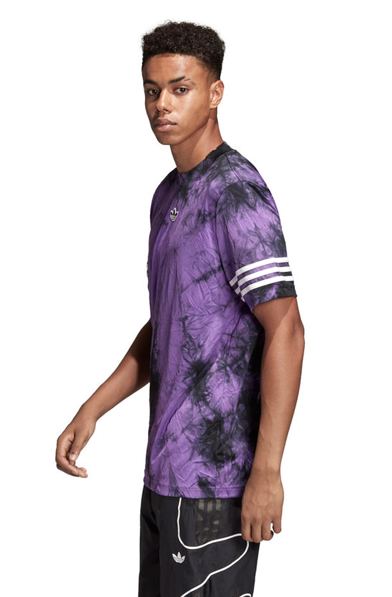 camiseta adidas space