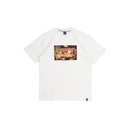 Camiseta Caos Art Ink A Bold Bluff Off-White