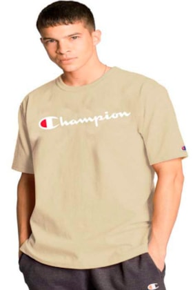 Camiseta Champion Malha Grossa Script Patch Logo Marrom/Branco Camiseta Champion Malha Grossa Script Patch Logo Marrom/Branco