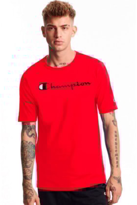 Camiseta Champion Malha Grossa Script Patch Logo Vermelho/Preto Camiseta Champion Malha Grossa Script Patch Logo Vermelho/Preto