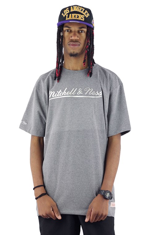 Camiseta Mitchell e Ness Logo Metalizado Cinza