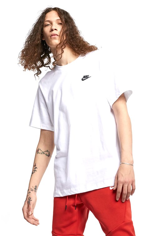 Camiseta Nike Sportswear Club Branco/Preto
