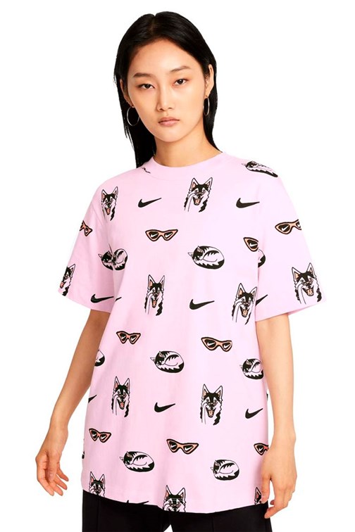 Camiseta Nike Sportswear Dog Feminina Rosa/Preto