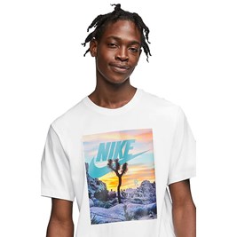 Camiseta Nike Sportswear Festival Photo Branca