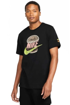 Camiseta Nike Sportswear Pk 2 Graphic Masculina Preto/Rosa Camiseta Nike Sportswear Pk 2 Graphic Masculina Preto/Rosa