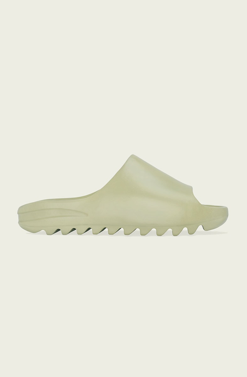yeezy chinelo adidas