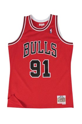 Regata Mitchell & Ness Swingman Jersey Chicago Bulls Road Dennis Keith Rodman1997-1998 Vermelha