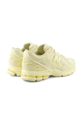 Tênis New Balance 1906U Butter Yellow Amarelo Manteiga M1906NK